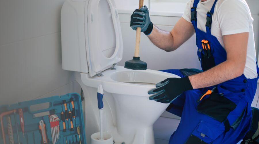 Local annual plumbing maintenance in Elnora, IN